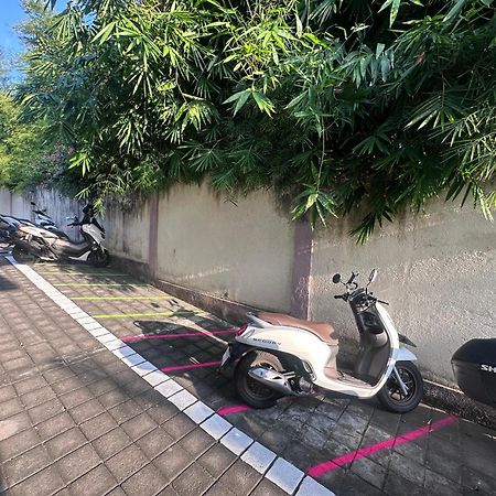 Shaka Clan Surf Hotel Canggu  Bagian luar foto