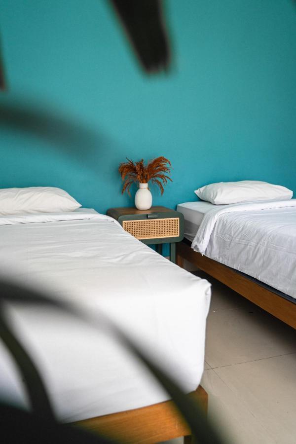 Shaka Clan Surf Hotel Canggu  Bagian luar foto